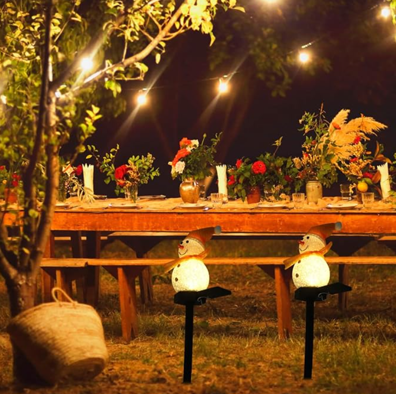 Saulės energija įkraunamos LED sniego senių lempos – 4 vnt. rinkinys lauko dekoracijai