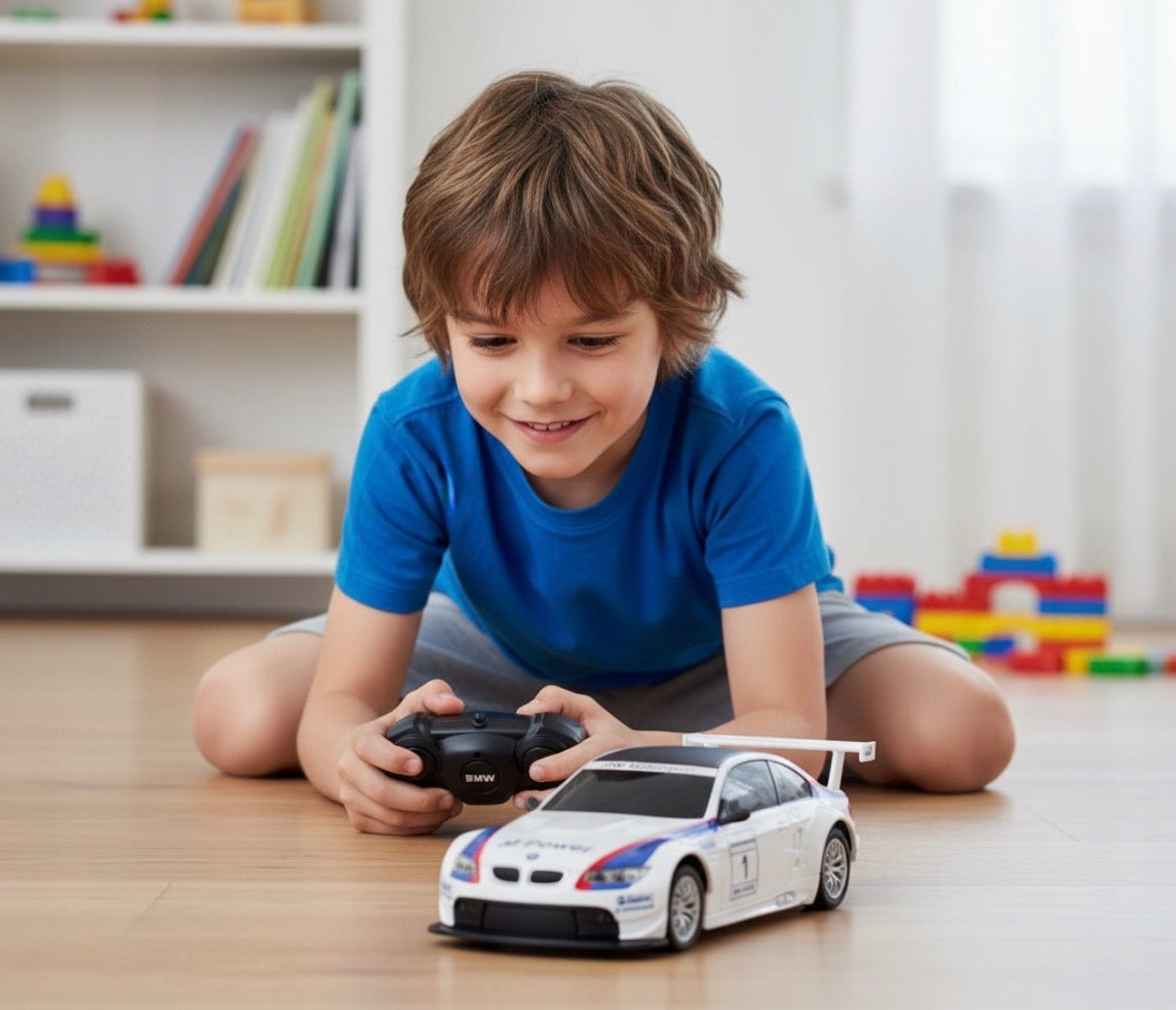 Nuotolinio valdymo automobilis BMW M3 1:24 – RC sportinis modelis vaikams (balta)