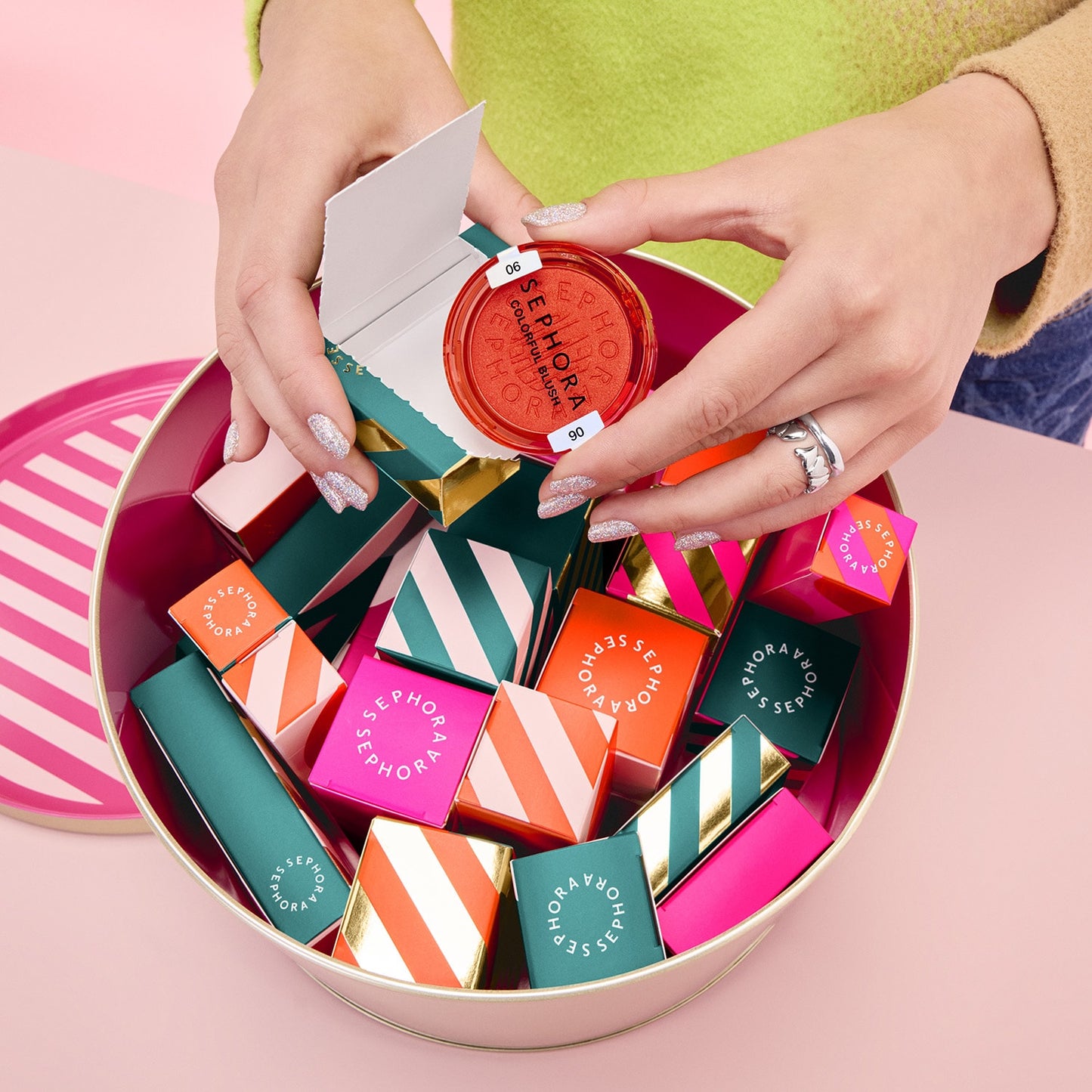 SEPHORA COLLECTION „Advent Calendar Premium 2025“ – 24 Staigmenų Kalėdinis Kalendorius