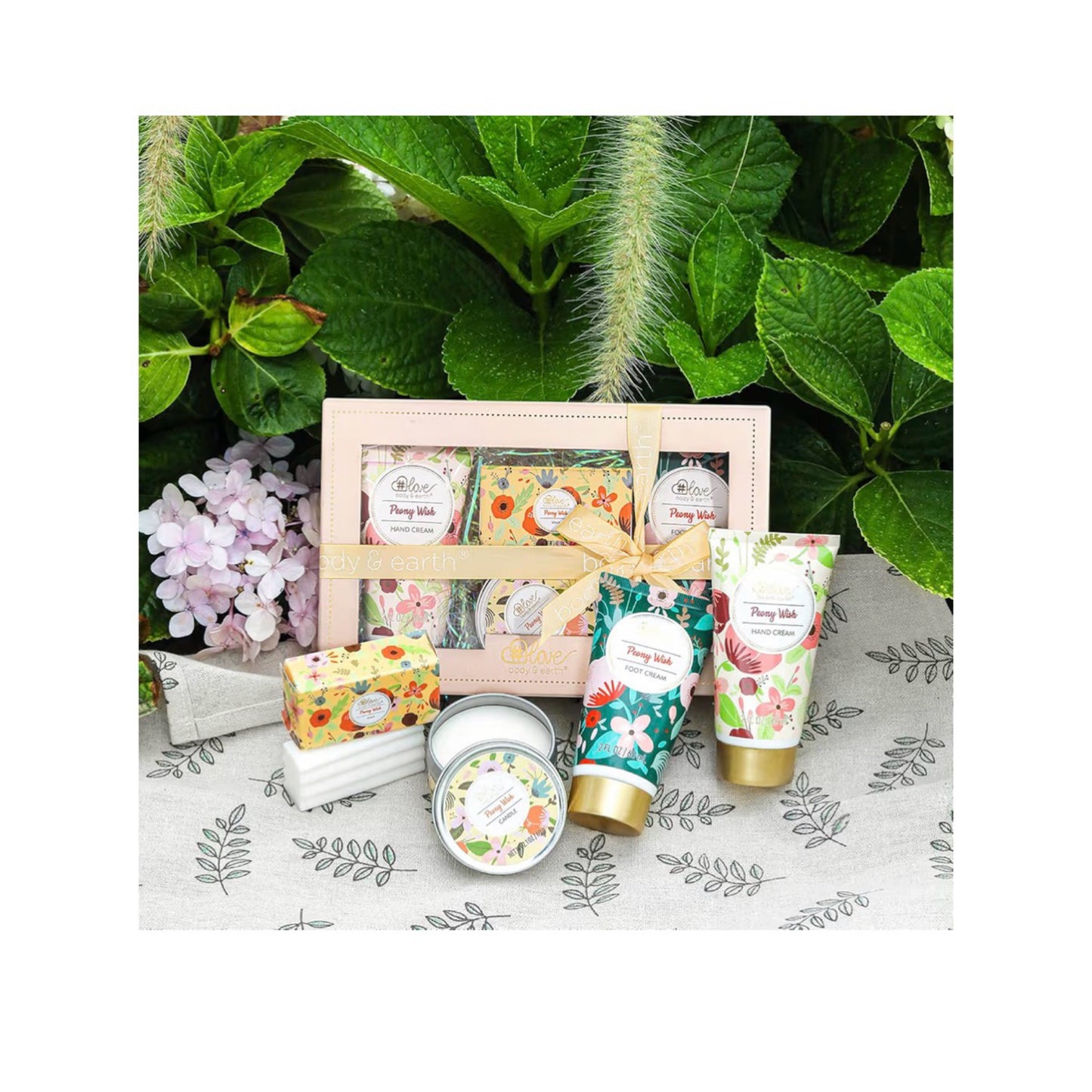 Body & Earth „Love“ dovanų rinkinys moterims – 4 dalių odos priežiūros ir aromaterapijos rinkinys su bijūnų kvapu