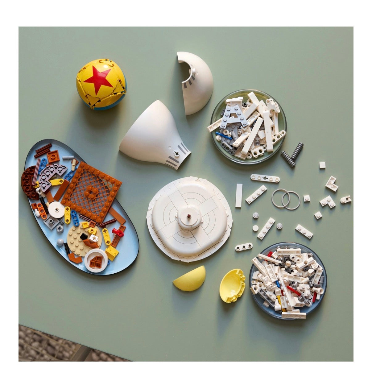 LEGO® Ideas Disney Pixar Luxo Jr. 21357