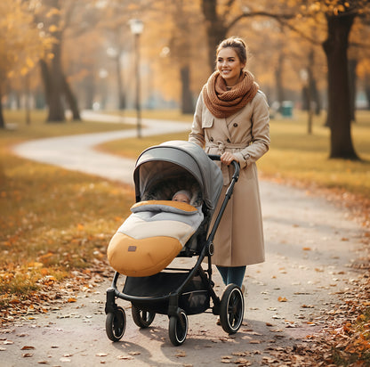 Žieminis vežimėlio miegmaišis su kailiu ir rankine „Teddy PRO-V Pastel“ – šiltas ir elegantiškas rinkinys