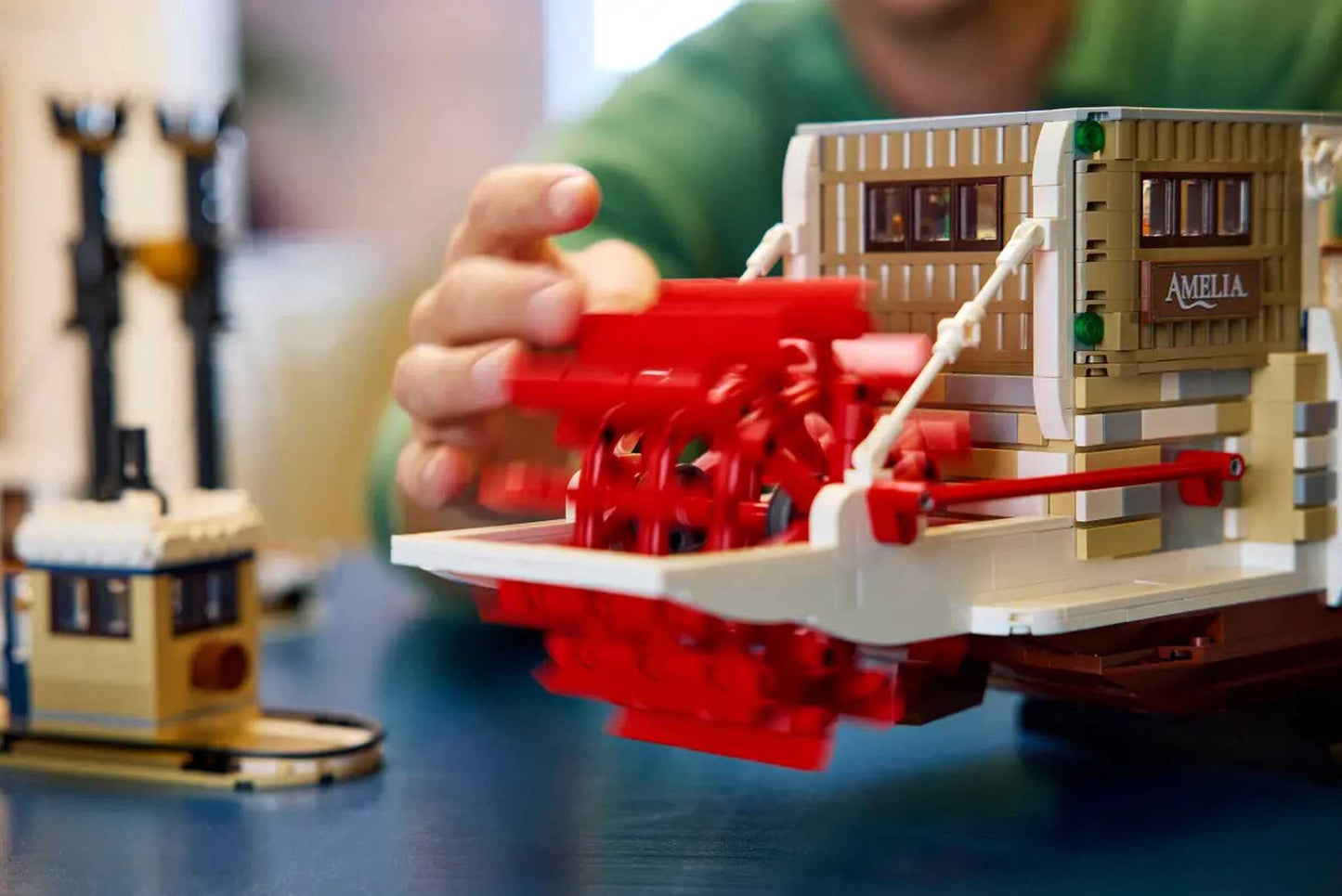 LEGO® Ideas Upių garlaivis 21356