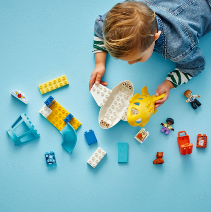 LEGO® DUPLO® Town Pirmasis apsilankymas oro uoste